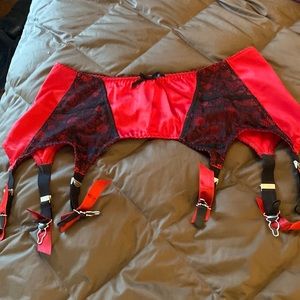 Secrets in Lace garter belt, red satin/black lace panels, 6 garters